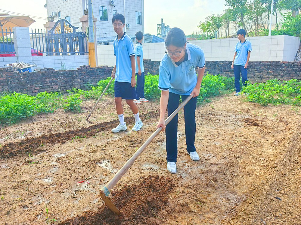 江苏镇江正规青少年叛逆改变学校联系电话